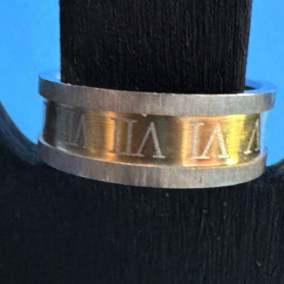 Stainless Steel Band Ring Size 10 Etched Roman Numerals Pattern Unisex Jewelry - Picture 1 of 2